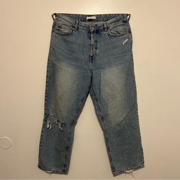H&M • Rigid Distressed Jeans - Picture 2 of 8
